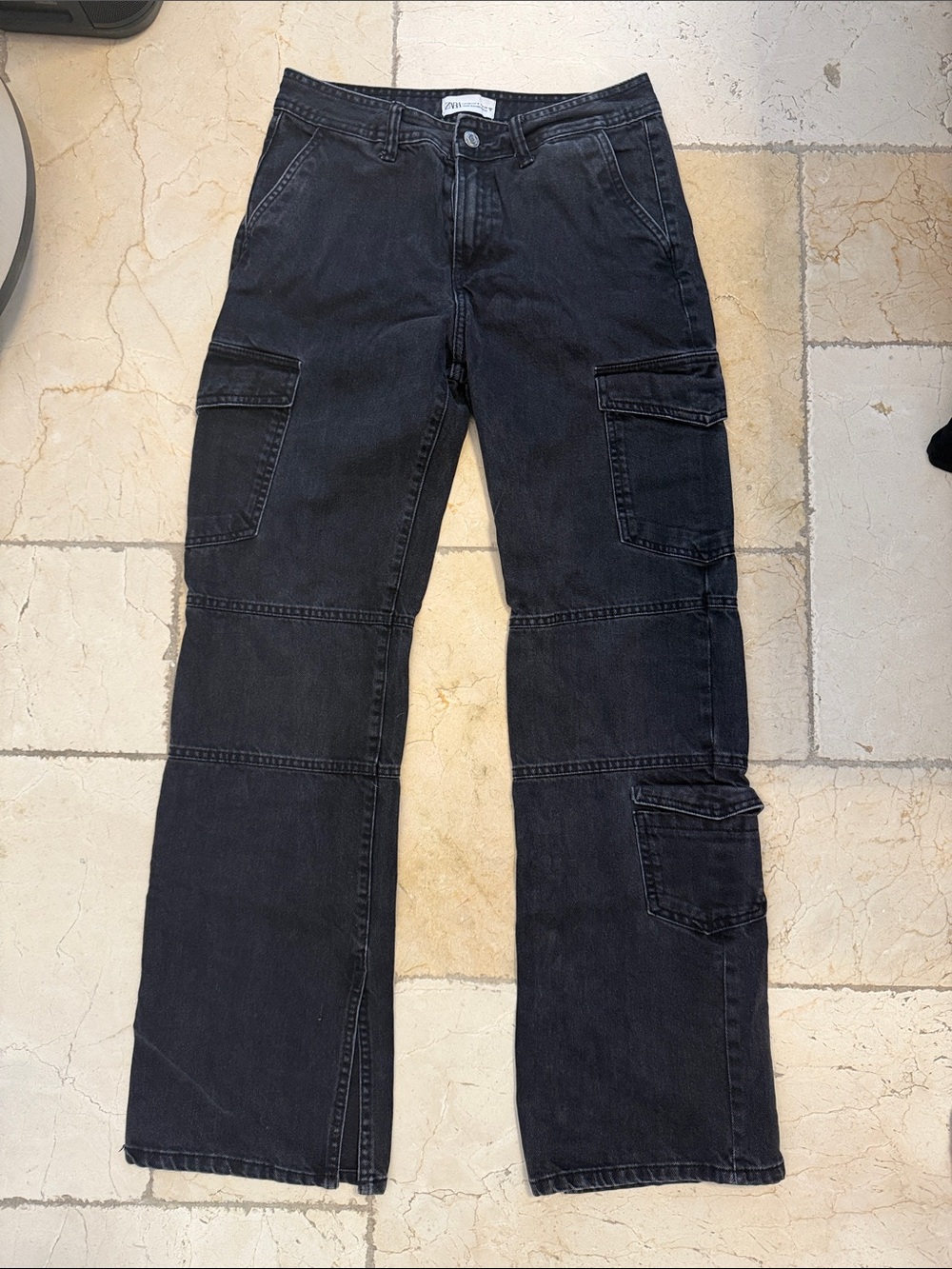 Low rise Black Cargo Jeans